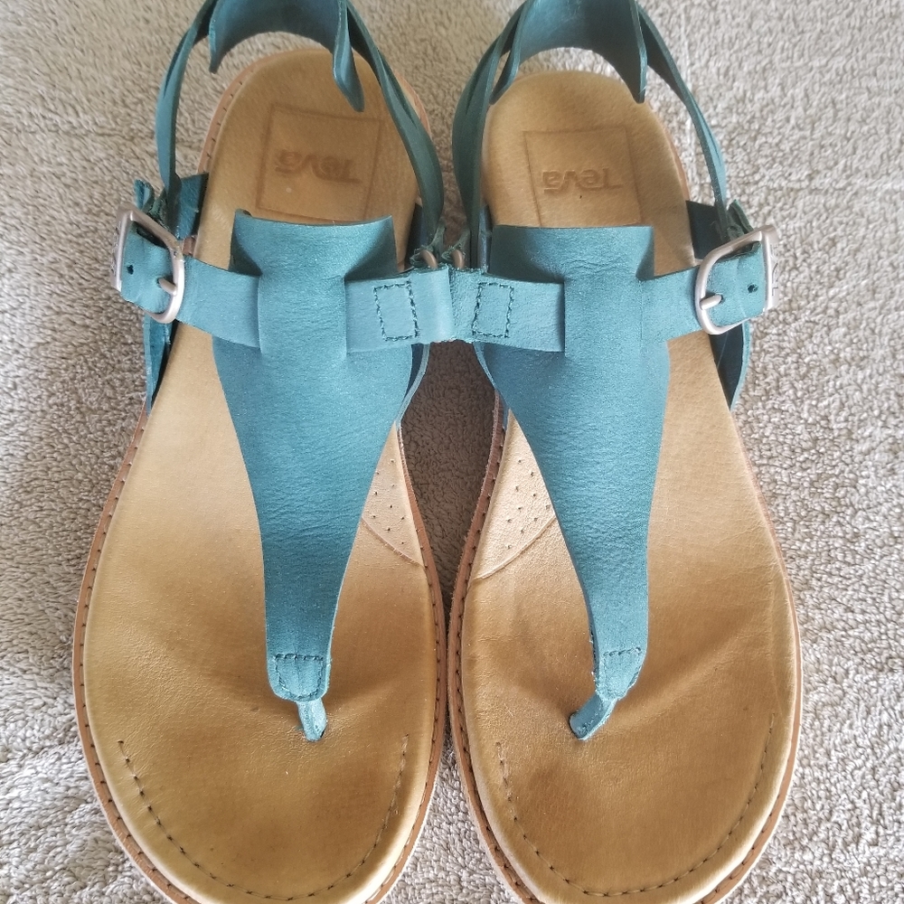 Teva Encanta size 7 leather sandal
